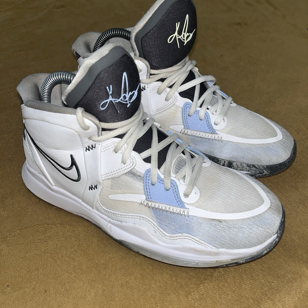Nike Kyrie Infinity GS White Iron Grey Basketball Shoes DD0334-102 Size 6.5Y - Picture 16 of 16